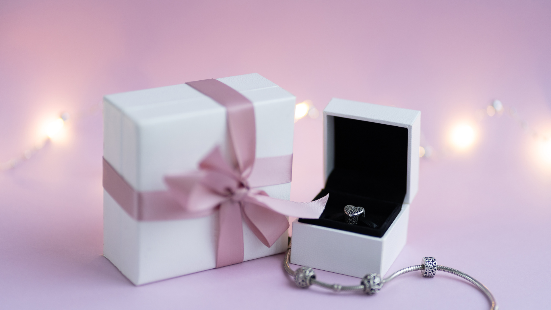 Why Personalized Jewelry Makes the Best Gifts